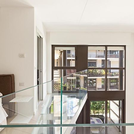 Ferienwohnung Elegant Loft With Balcony! Mailand Exterior foto